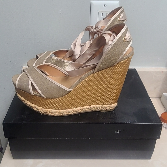 Women's Lace-Up Wedge - Picture 3 of 4